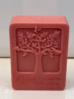 סבון טבעי מוצק תות 100 גרם. מסיר תאים מתים. טיפול באקנה ופצעונים. ניקוי והלבנת עור הפנים.